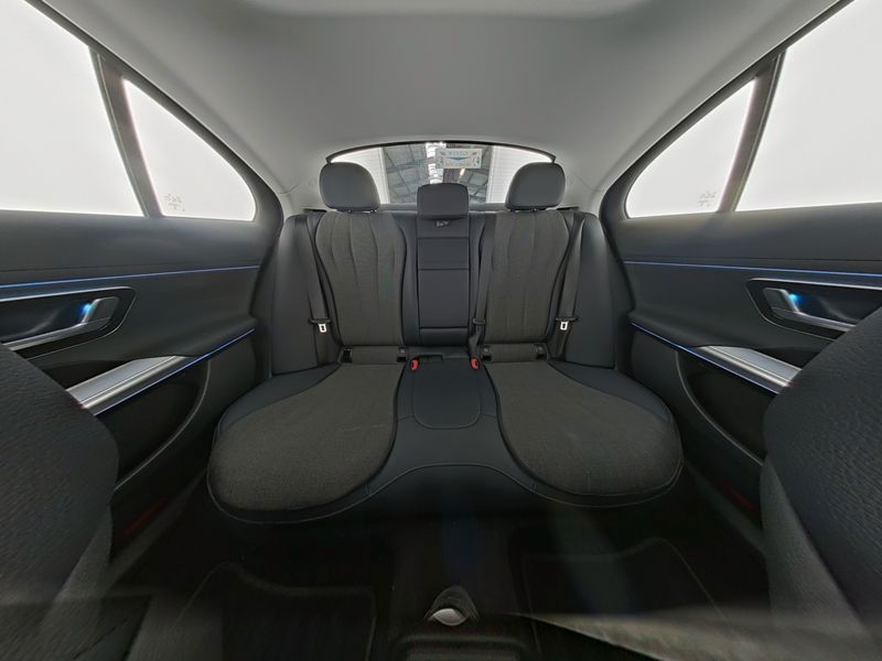 Mercedes-Benz E 220 2025 г. Серый, пробег 17634 км