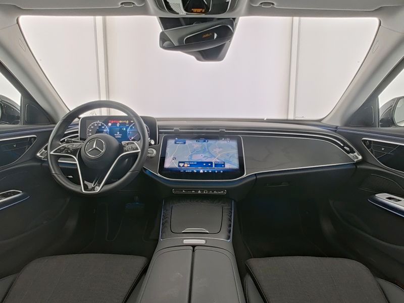 Mercedes-Benz E 220 2025 г. Серый, пробег 17634 км