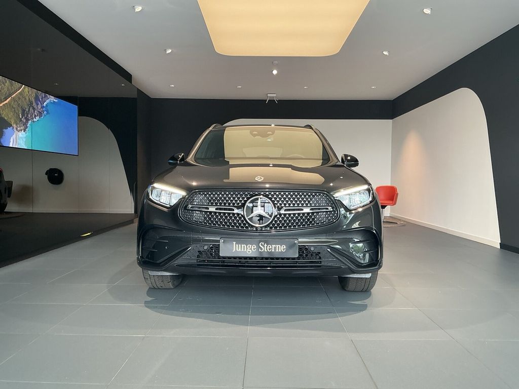 Mercedes-Benz GLC 200 2025 г. Серый, пробег 12380 км