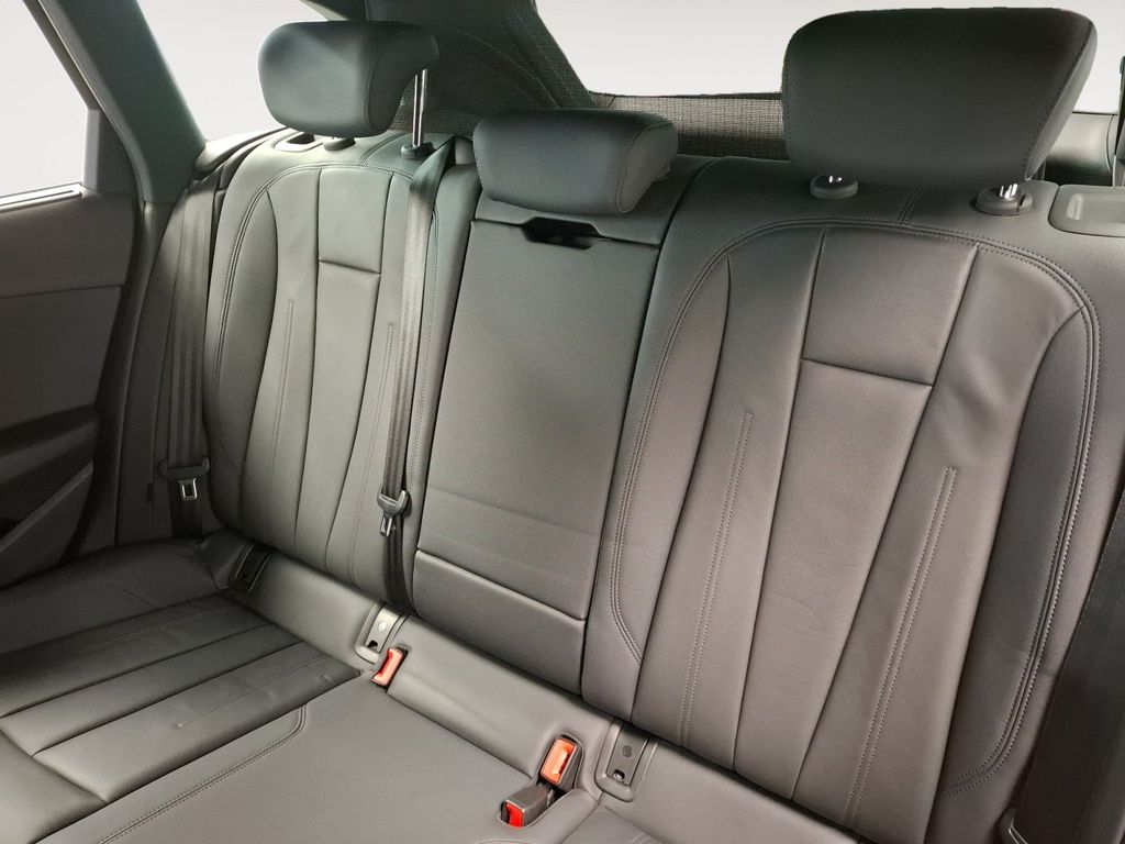 Audi A4 2022 г. Синий, пробег 54689 км