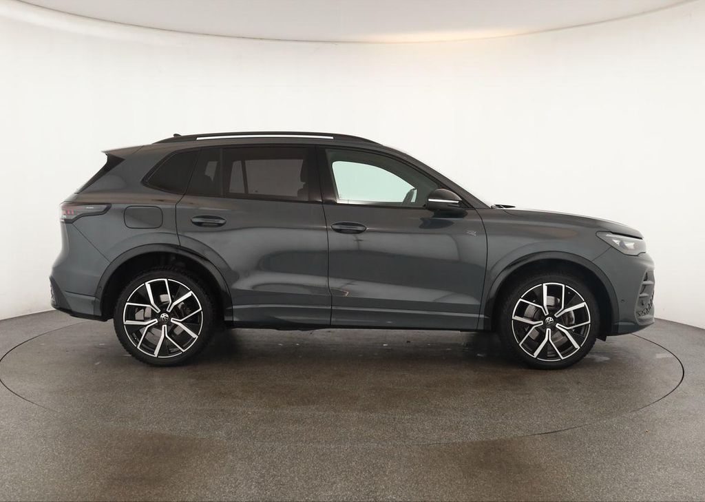 Volkswagen Tiguan 2025 г. Серый, пробег 36500 км