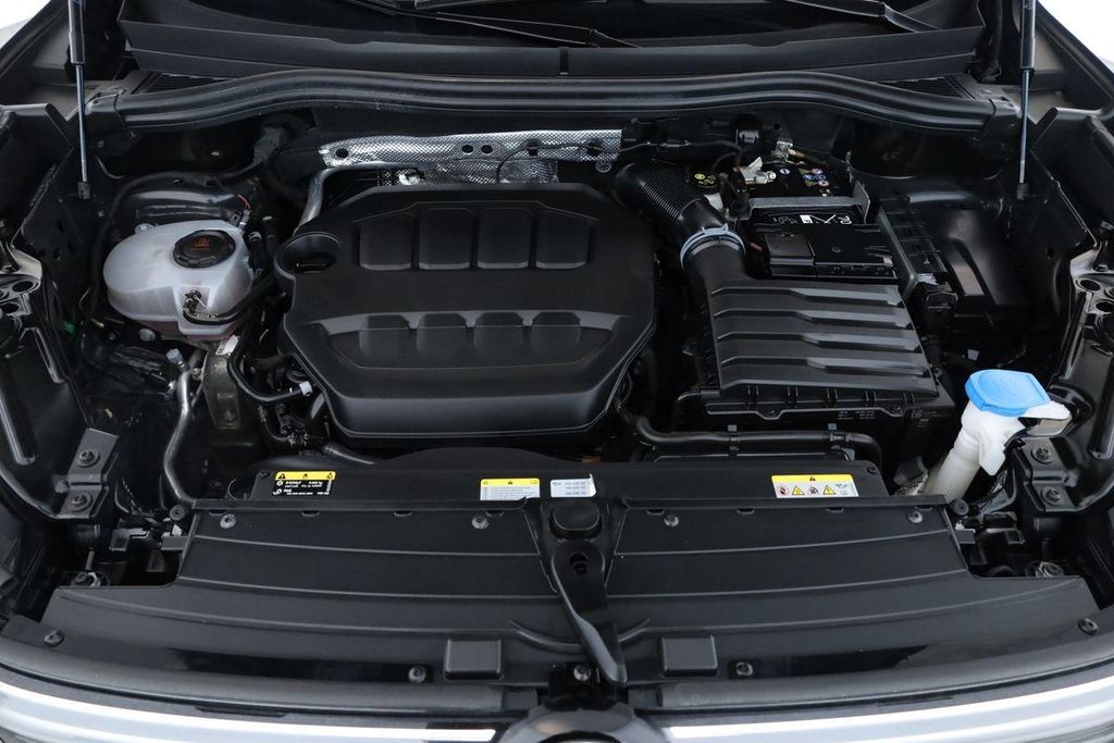 Volkswagen Tiguan 2025 г. Серый, пробег 36500 км