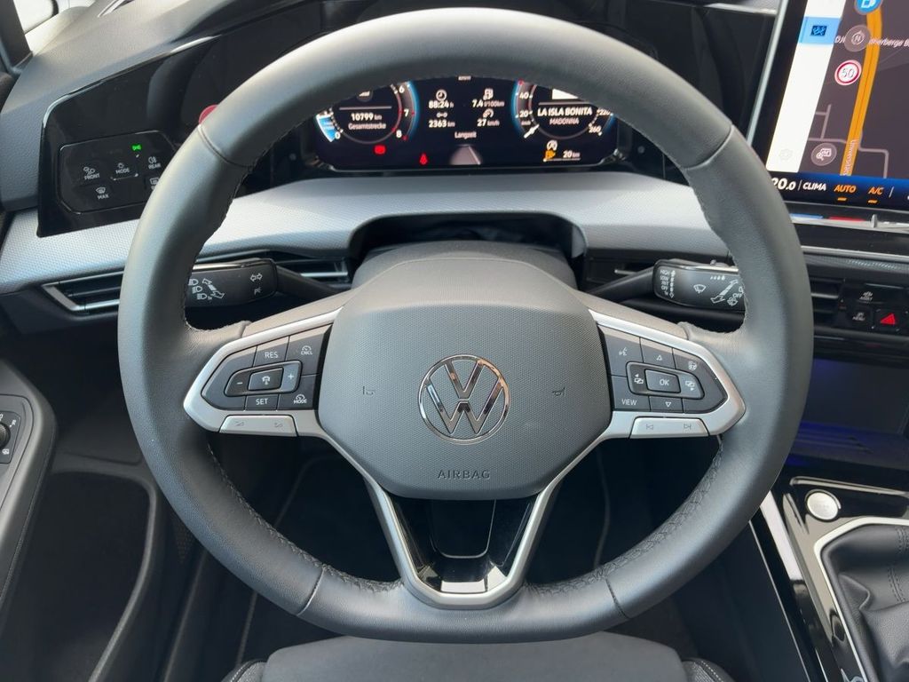 Volkswagen Golf 2025 г. Белый, пробег 10798 км