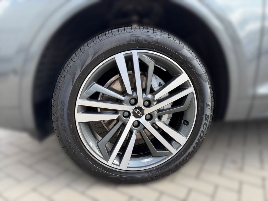 Audi Q5 2024 г. Серый, пробег 30119 км