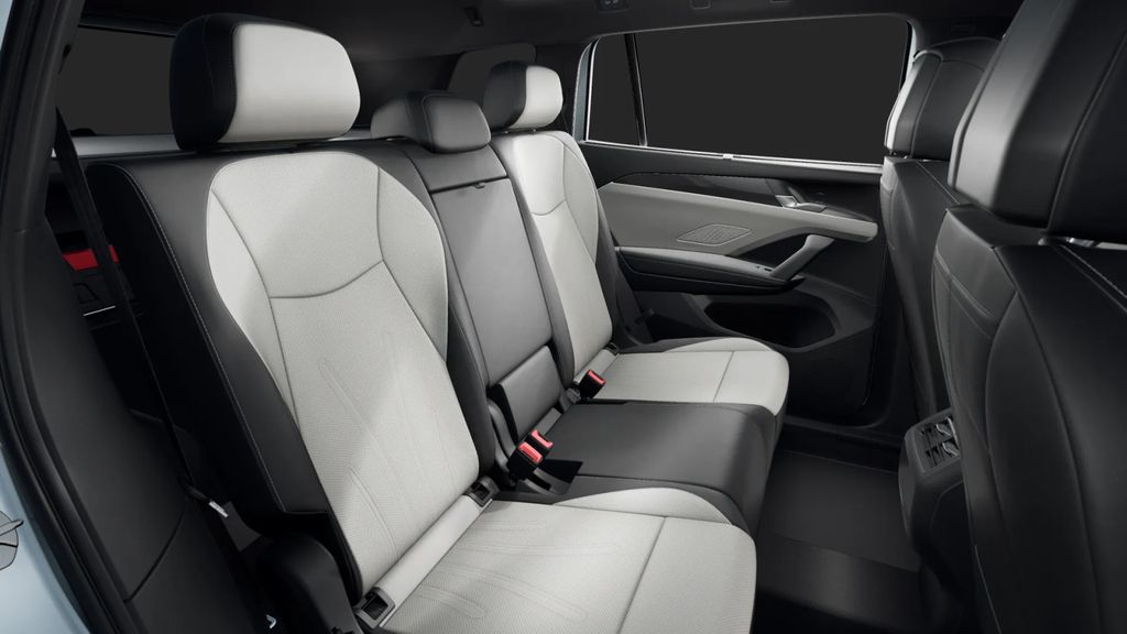 Volkswagen Tayron 2025 г. Серебристый, пробег 15705 км