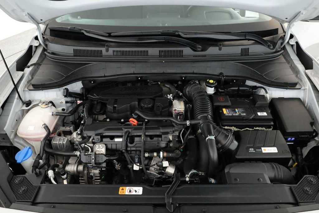 Hyundai Kona 2023 г. Серый, пробег 56500 км