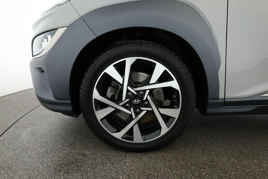 Hyundai Kona 2023 г. Серый, пробег 56500 км