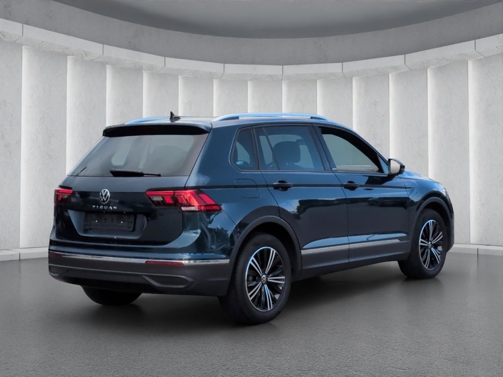 Volkswagen Tiguan 2022 г. Синий, пробег 31906 км