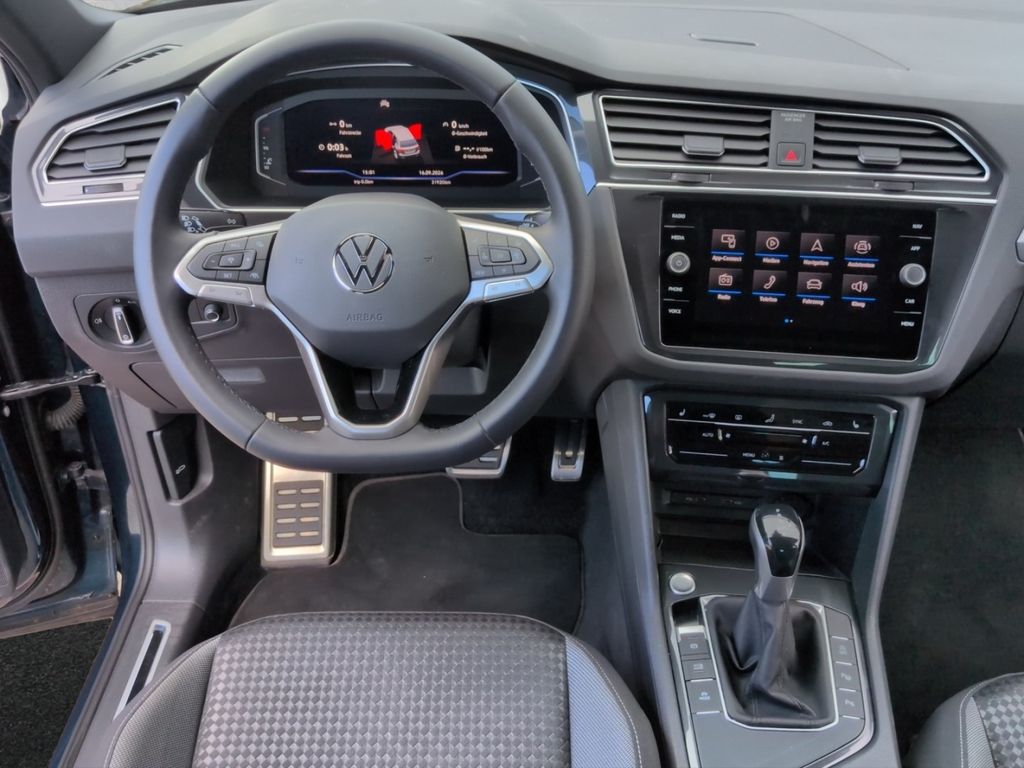 Volkswagen Tiguan 2022 г. Синий, пробег 31906 км