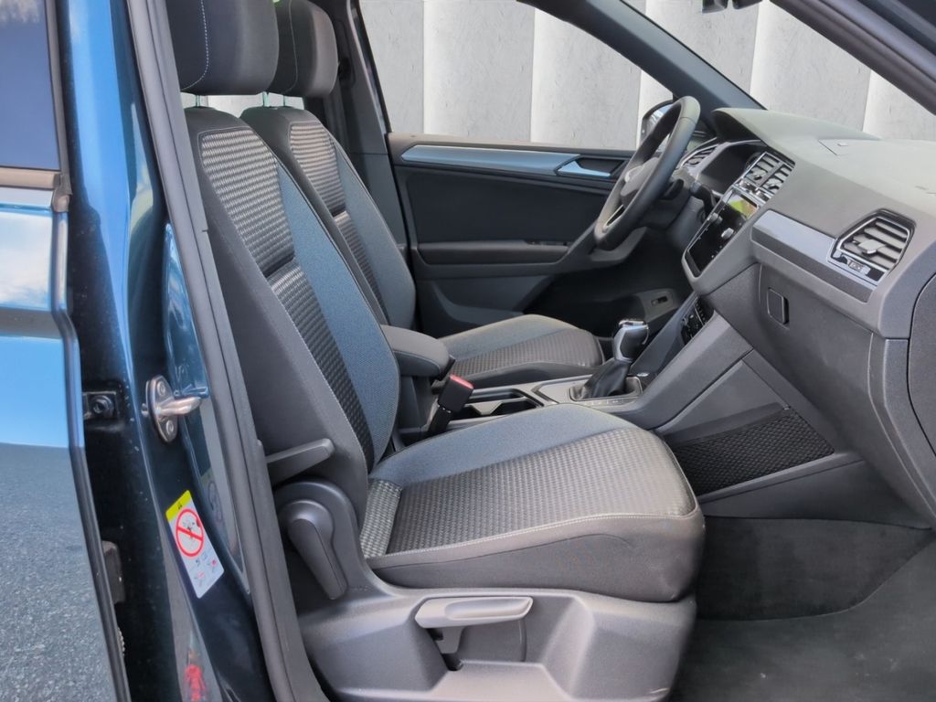 Volkswagen Tiguan 2022 г. Синий, пробег 31906 км