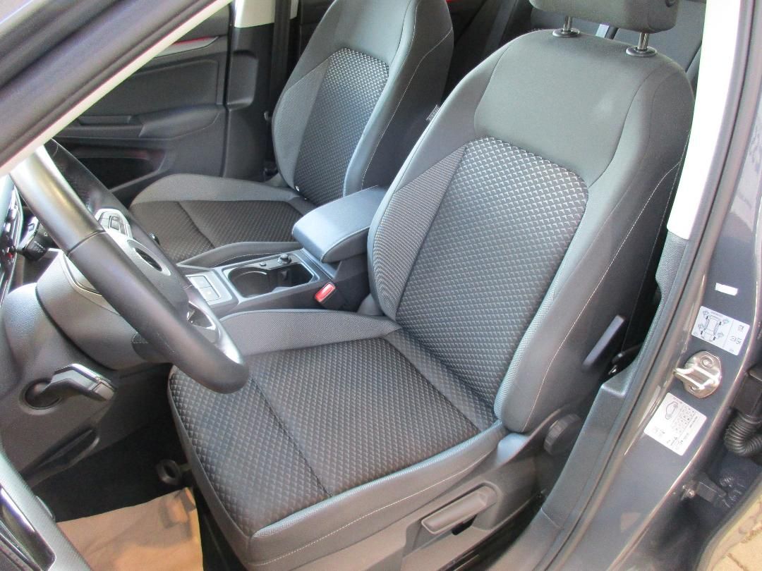 Volkswagen Golf 2022 г. Серый, пробег 45990 км