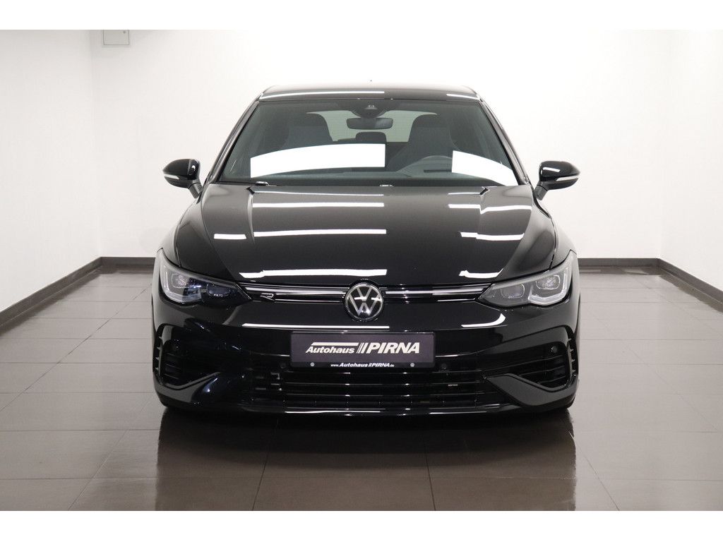 Volkswagen Golf 2022 г. Чёрный, пробег 28800 км