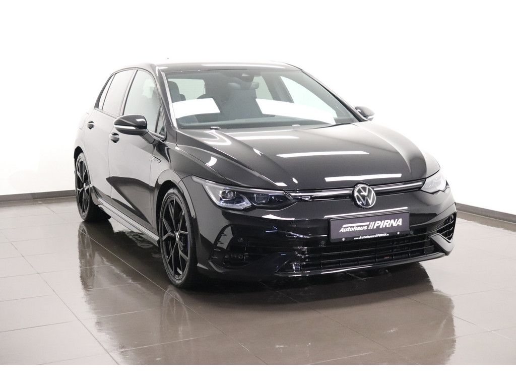 Volkswagen Golf 2022 г. Чёрный, пробег 28800 км