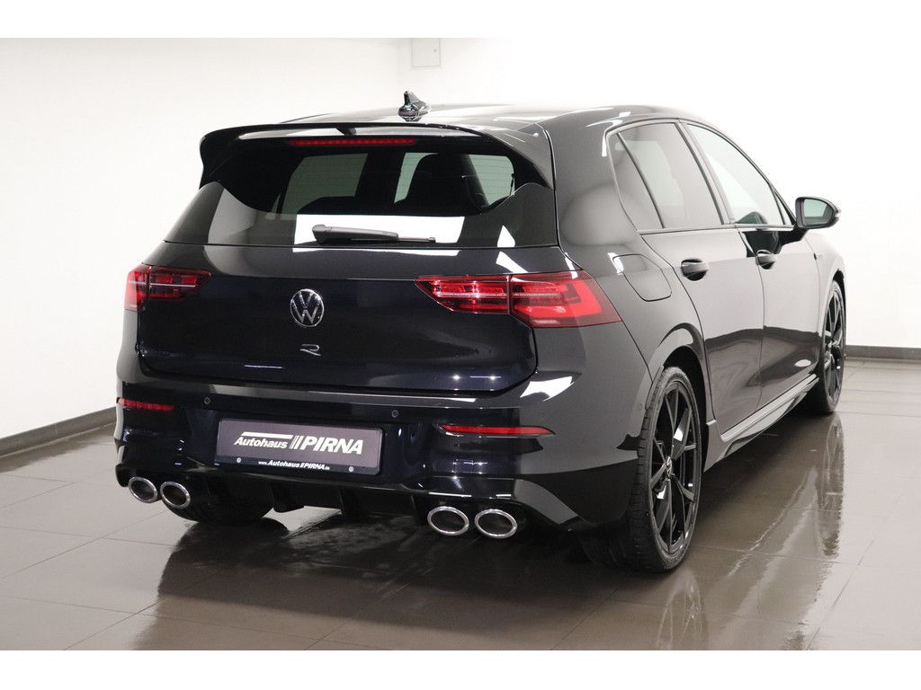 Volkswagen Golf 2022 г. Чёрный, пробег 28800 км