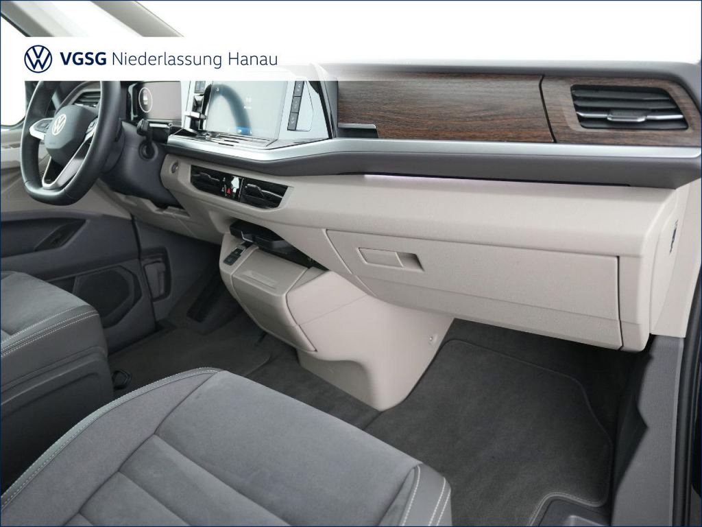 Volkswagen T7 MULTIVAN 2025 г. Чёрный, пробег 21197 км