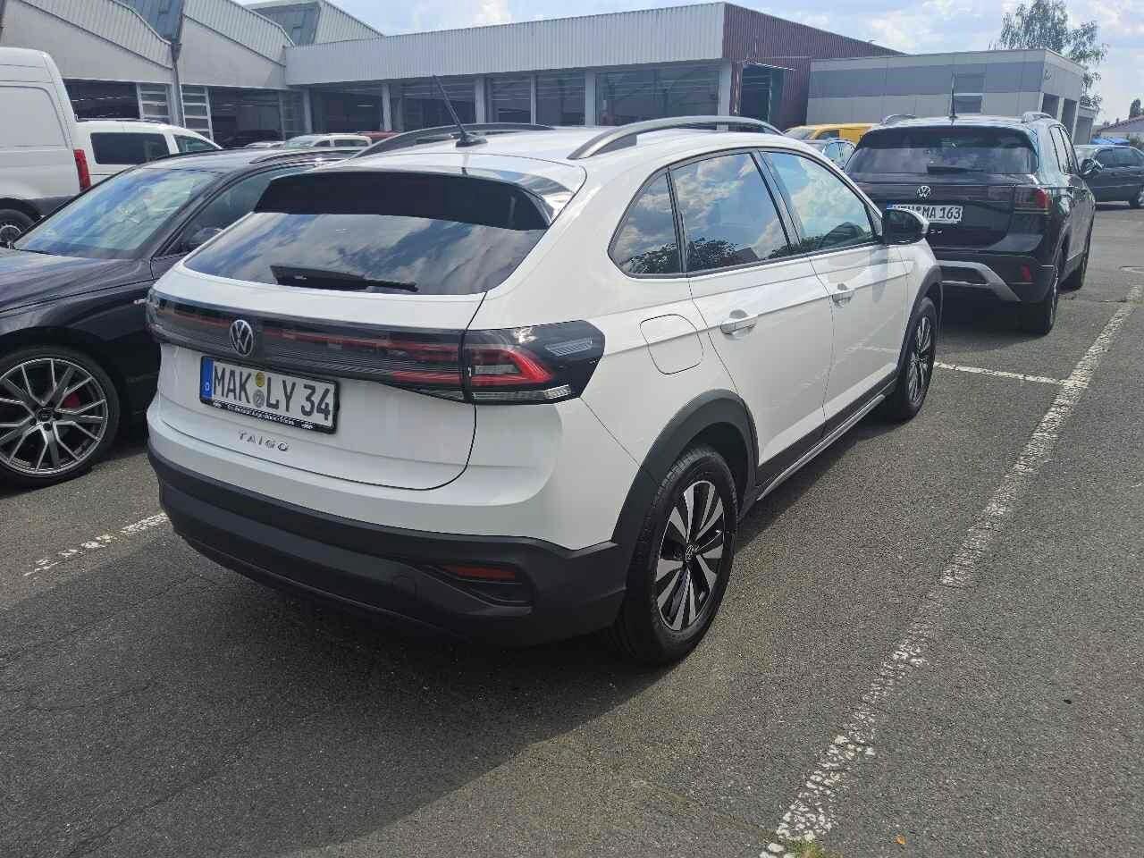 Volkswagen Taigo 2022 г. Белый, пробег 41600 км