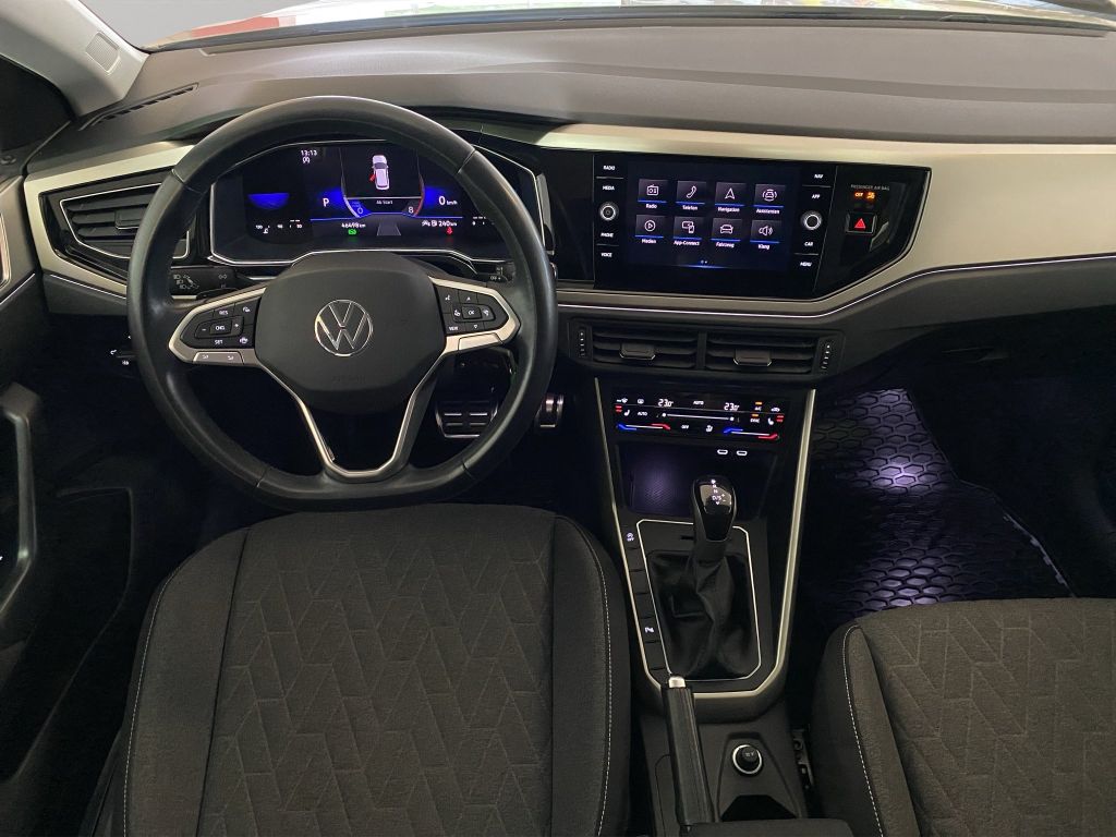 Volkswagen Taigo 2023 г. Серый, пробег 46550 км