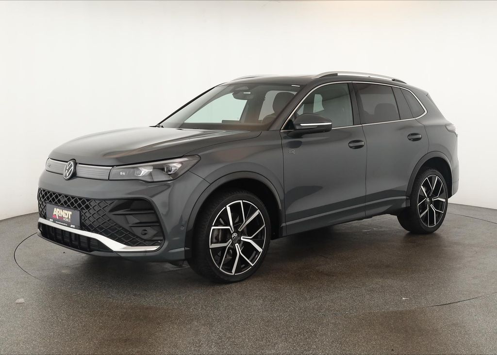 Volkswagen Tiguan 2024 г. Серый, пробег 42600 км