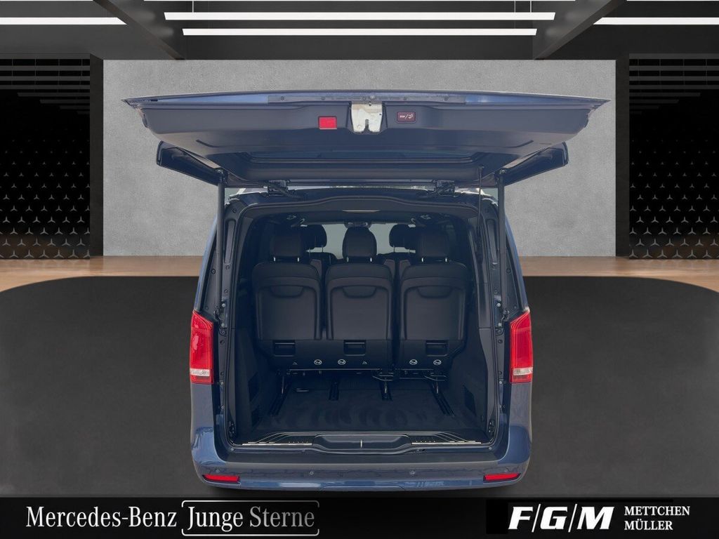 Mercedes-Benz V 300 2023 г. Синий, пробег 57818 км