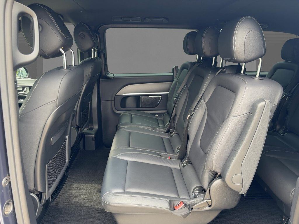 Mercedes-Benz V 300 2023 г. Синий, пробег 57818 км