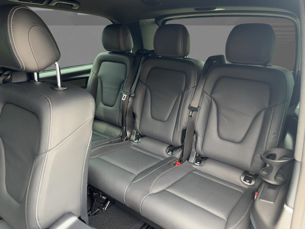 Mercedes-Benz V 300 2023 г. Синий, пробег 57818 км