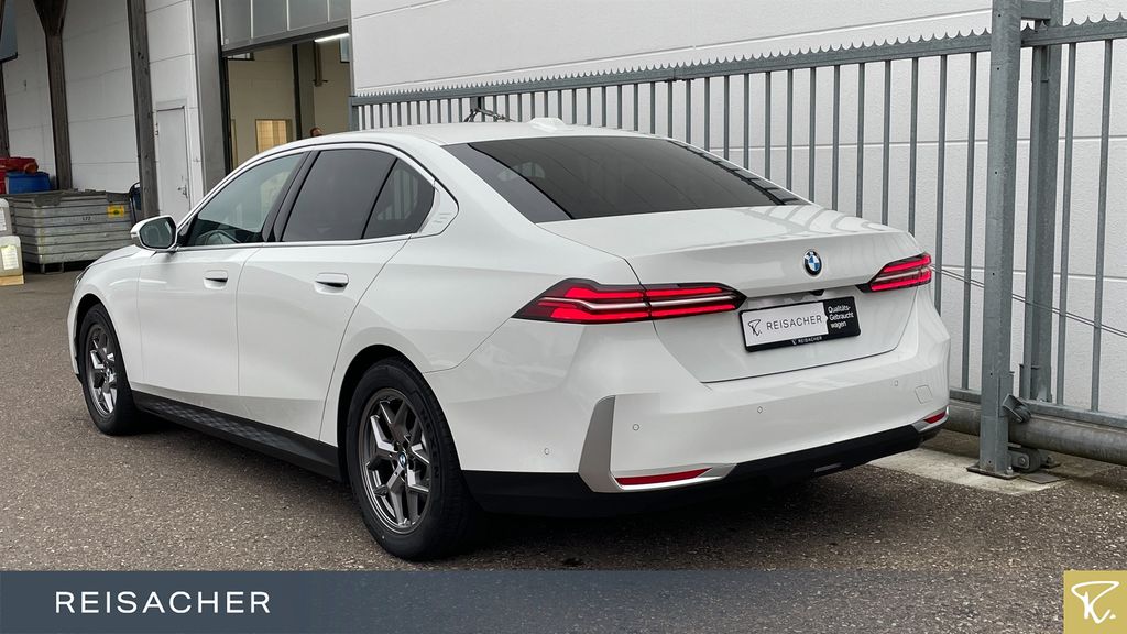 BMW 520 2024 г. Белый, пробег 21301 км