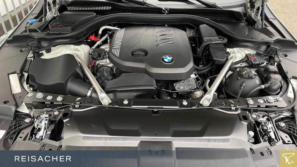 BMW 520 2024 г. Белый, пробег 21301 км