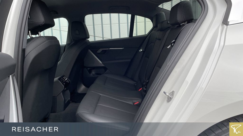BMW 520 2024 г. Белый, пробег 21301 км