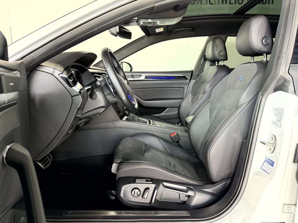 Volkswagen Arteon 2023 г. Белый, пробег 55710 км