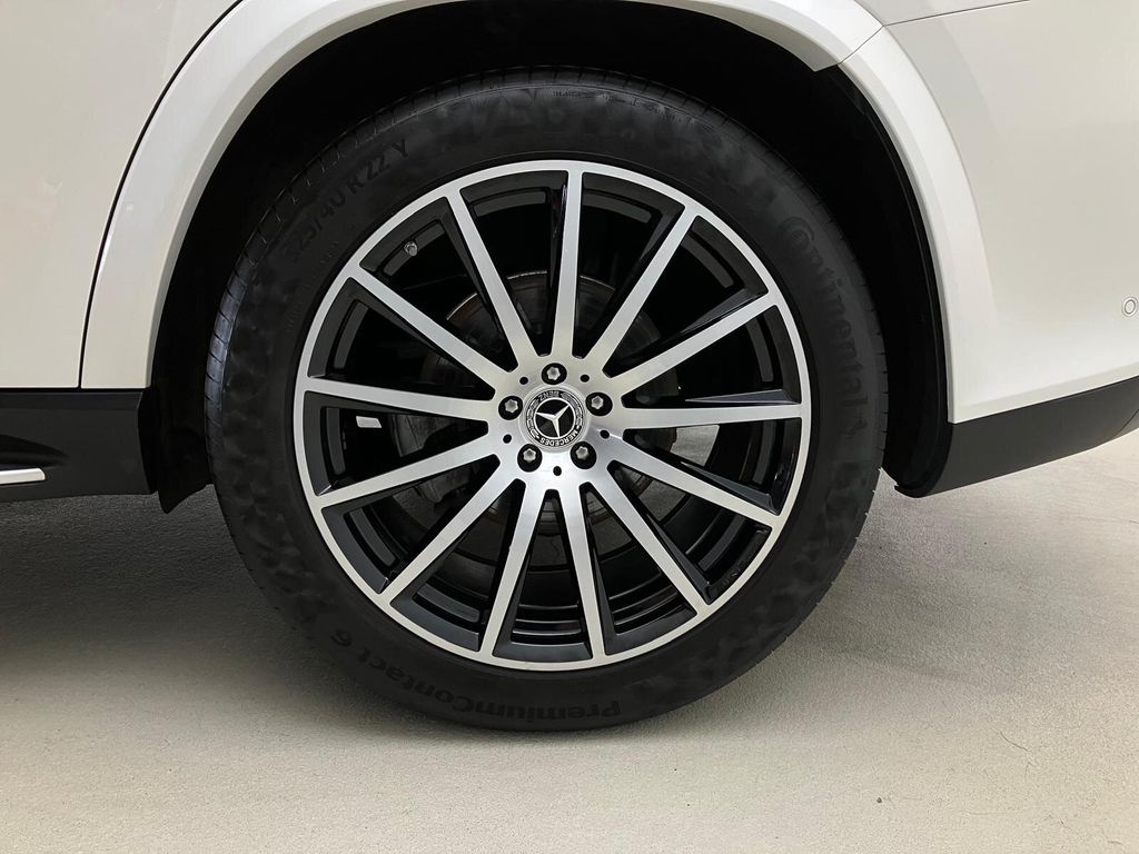Mercedes-Benz GLS 450 2024 г. Белый, пробег 34953 км