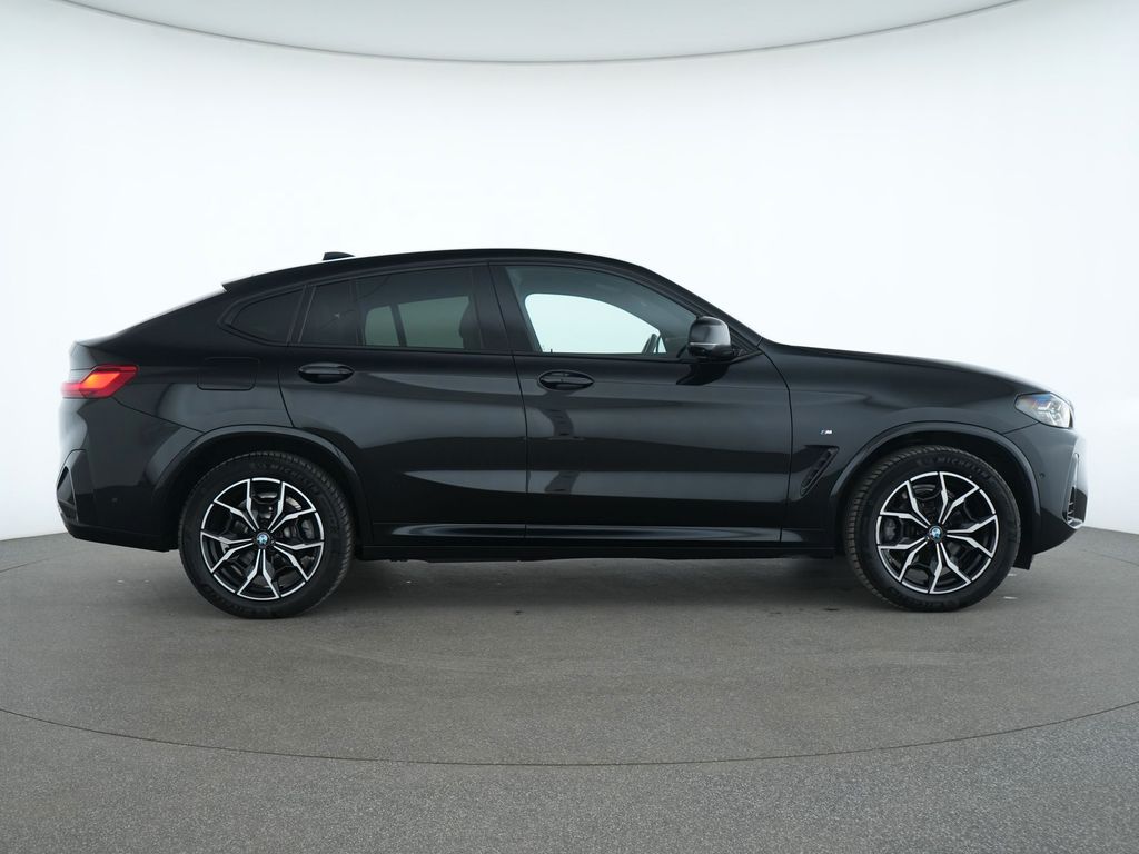 BMW X4 M 2023 г. Чёрный, пробег 32413 км