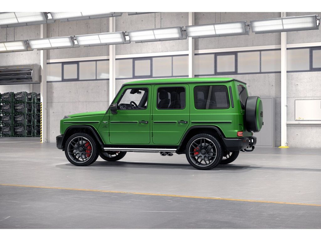 Mercedes-Benz G 63 AMG 2023 г. Зелёный, пробег 25000 км
