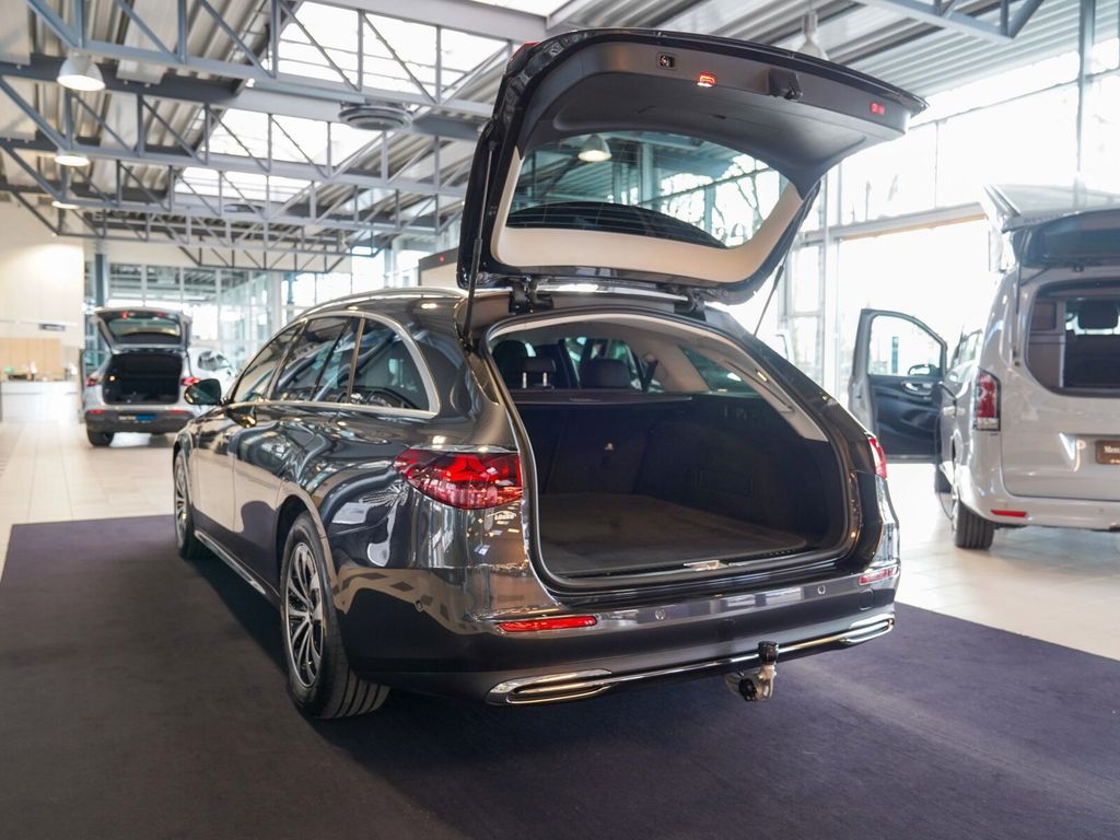 Mercedes-Benz E 220 2024 г. Серый, пробег 30783 км