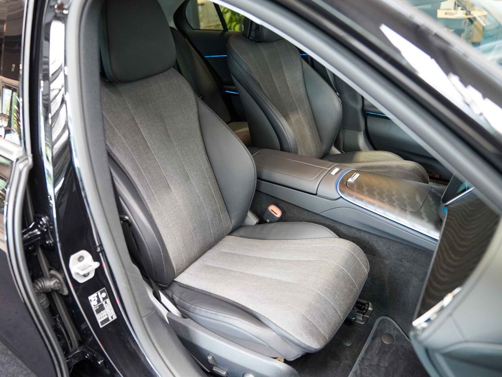 Mercedes-Benz E 220 2025 г. Чёрный, пробег 20515 км