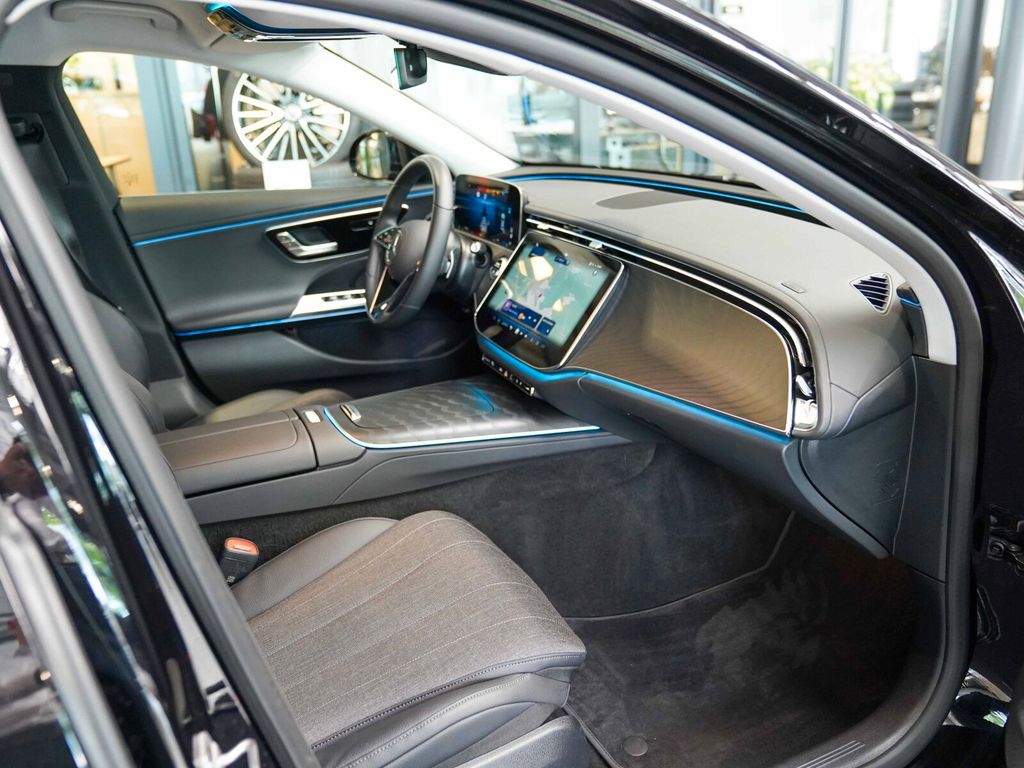 Mercedes-Benz E 220 2025 г. Чёрный, пробег 20515 км