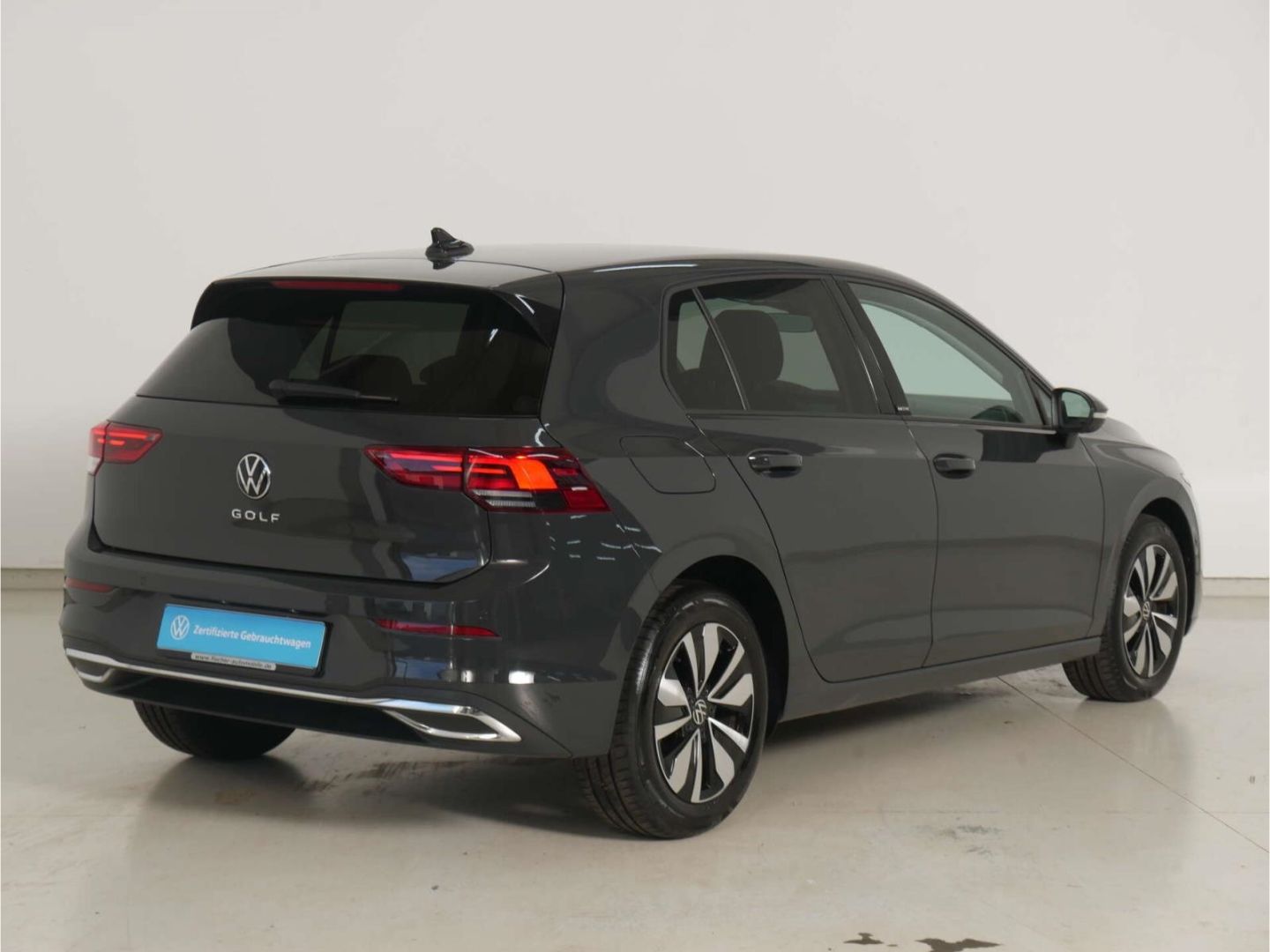 Volkswagen Golf 2024 г. Серый, пробег 23438 км