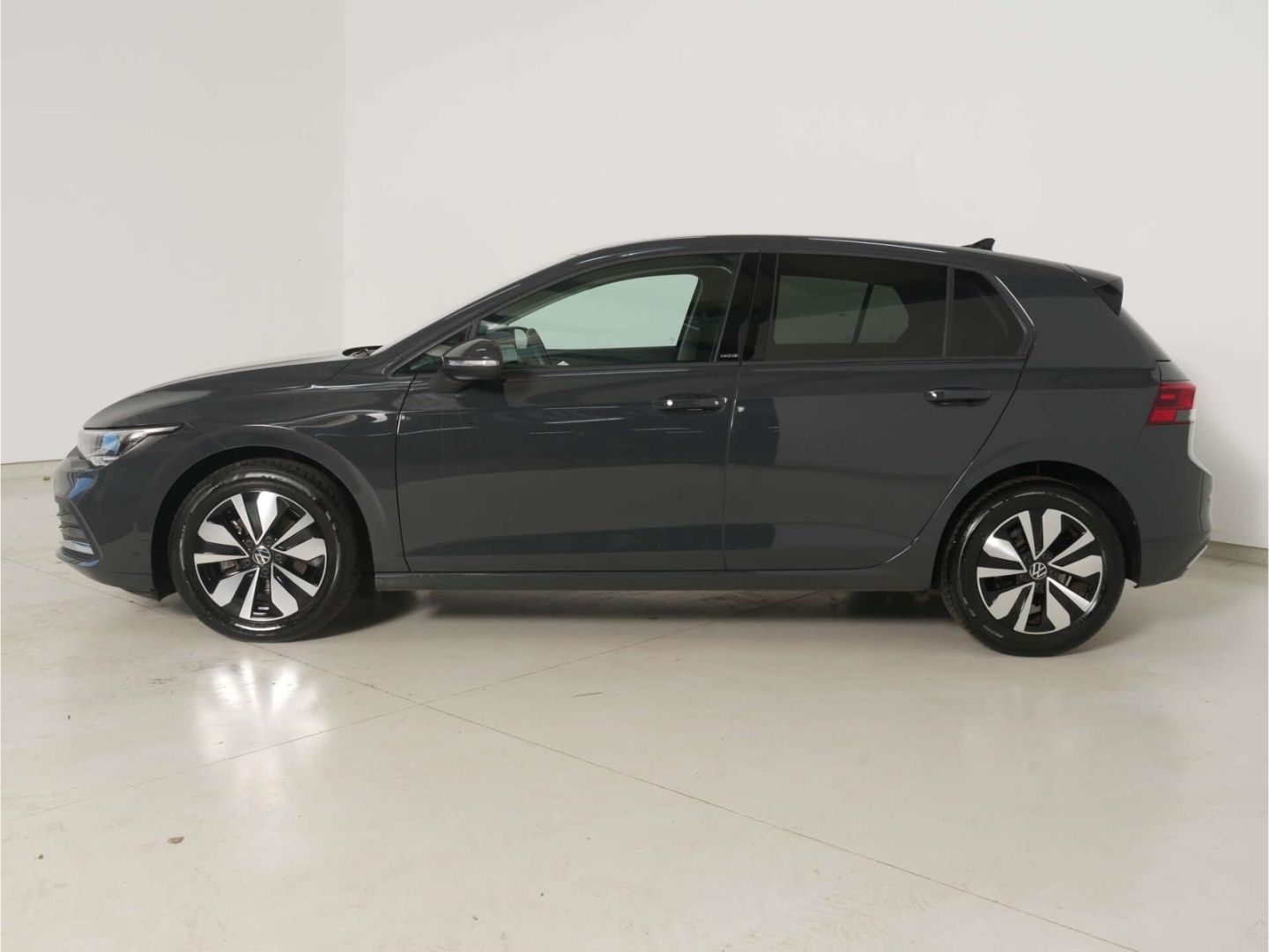 Volkswagen Golf 2024 г. Серый, пробег 23438 км