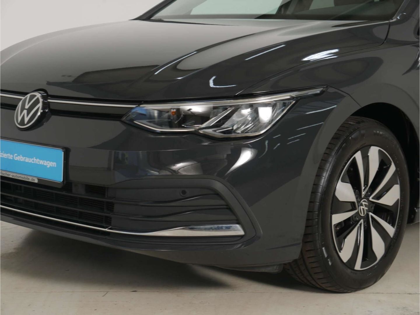 Volkswagen Golf 2024 г. Серый, пробег 23438 км