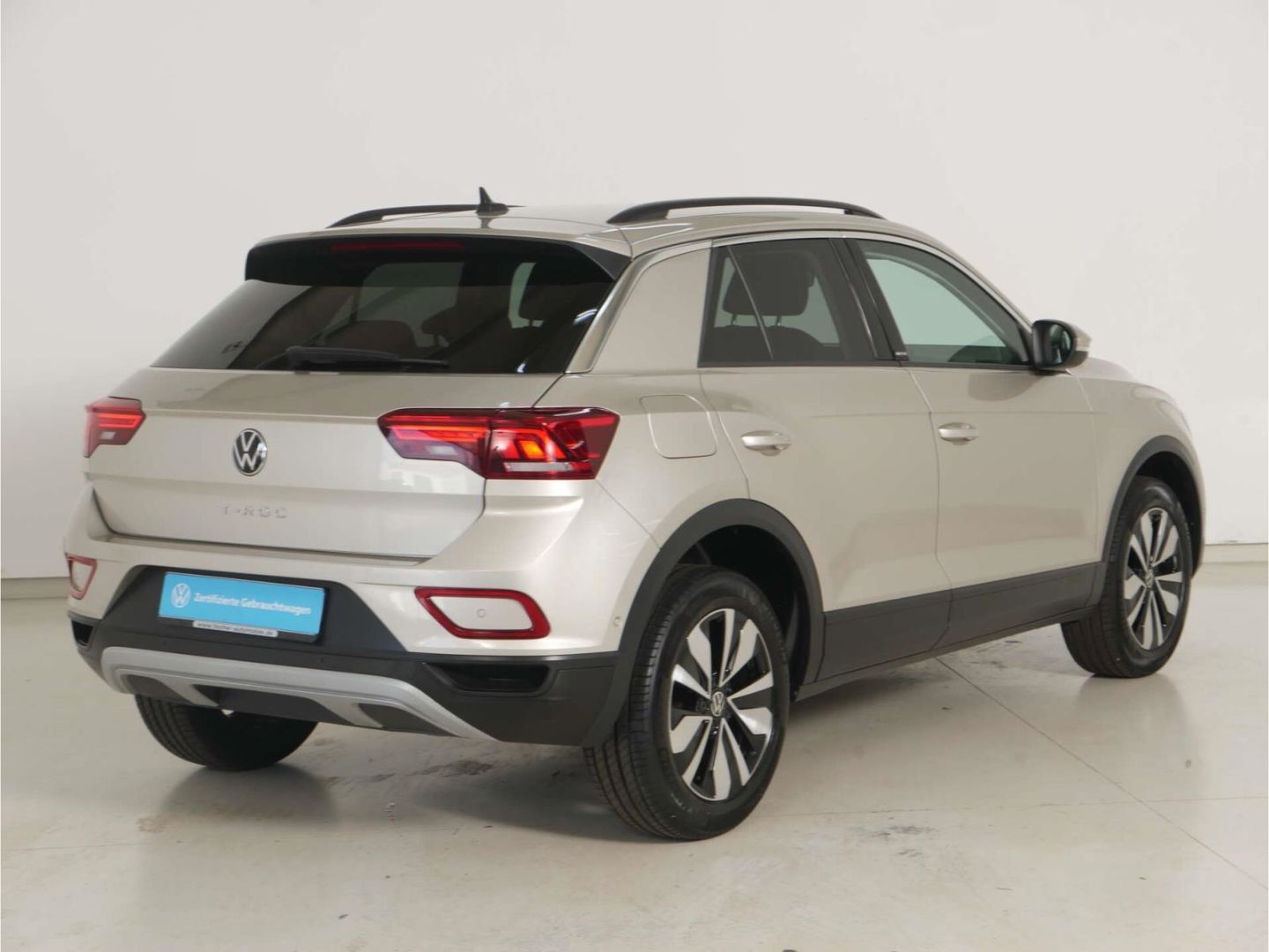 Volkswagen T-Roc 2023 г. Серебристый, пробег 27969 км