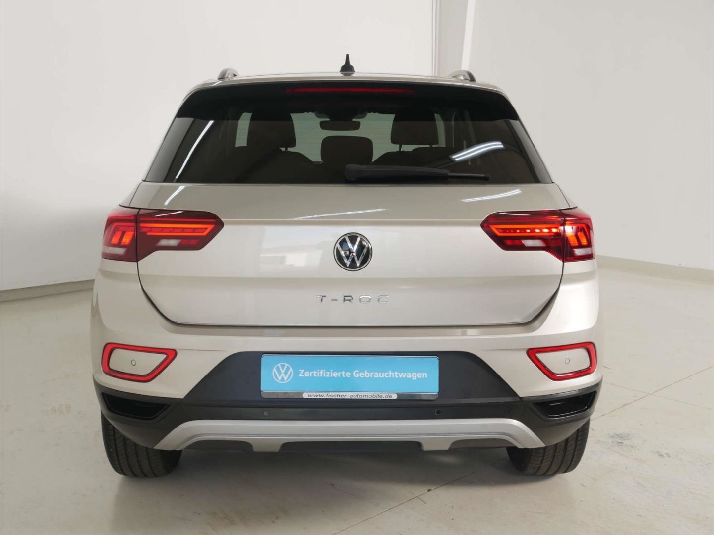 Volkswagen T-Roc 2023 г. Серебристый, пробег 27969 км