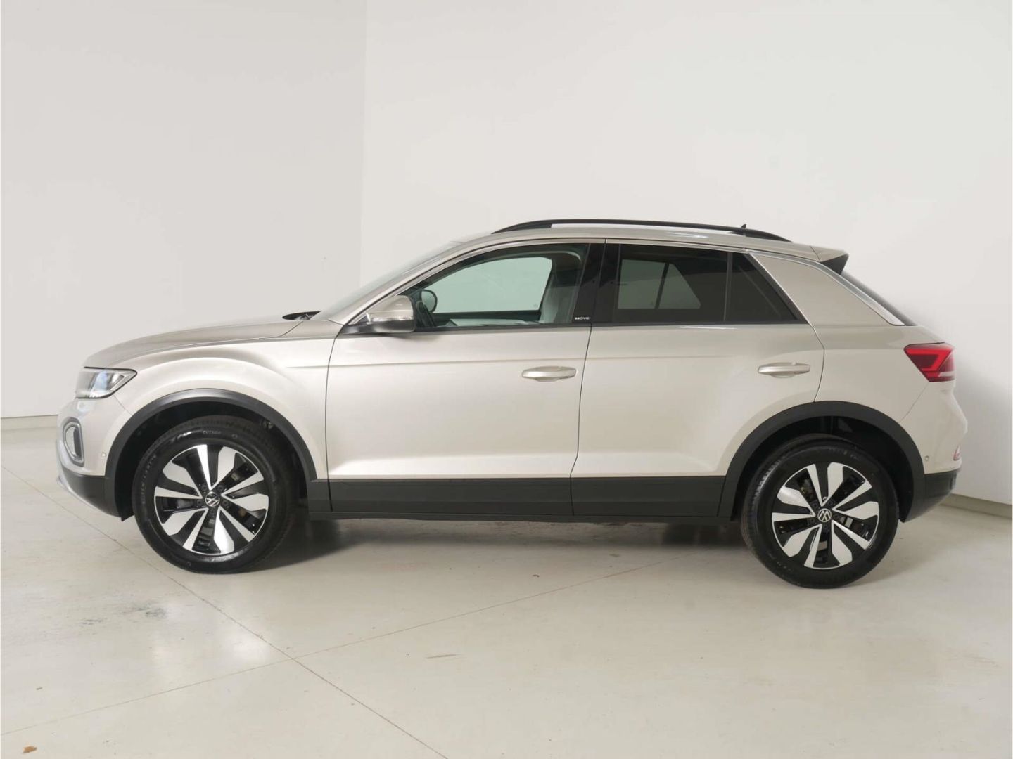 Volkswagen T-Roc 2023 г. Серебристый, пробег 27969 км