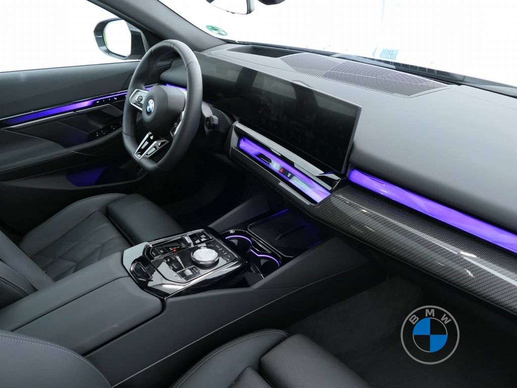 BMW 520 2025 г. Чёрный, пробег 25400 км