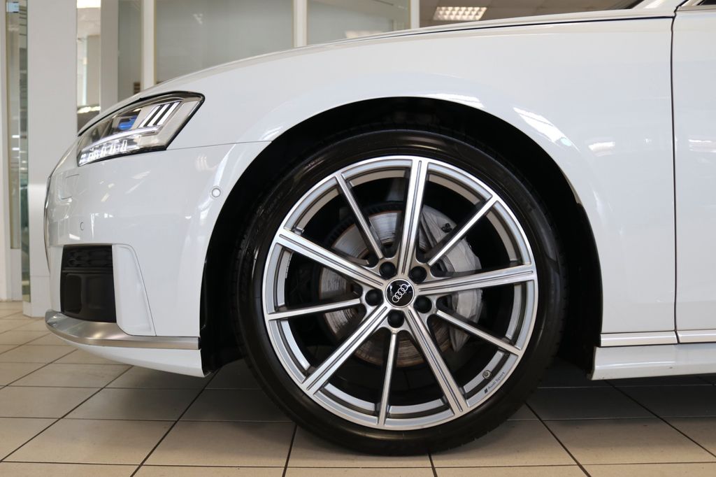 Audi A8 2021 г. Белый, пробег 43696 км