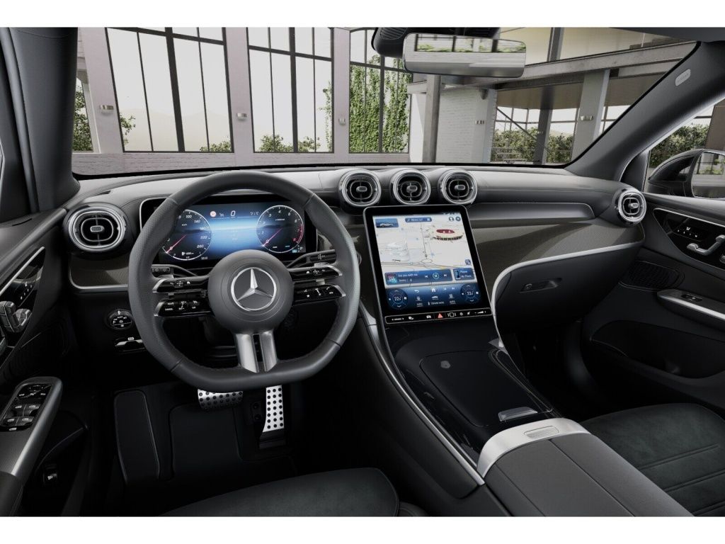 Mercedes-Benz GLC 300 2026 г. Чёрный, пробег 14500 км