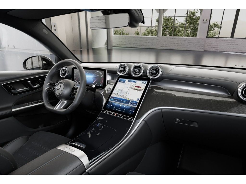 Mercedes-Benz GLC 300 2026 г. Чёрный, пробег 14500 км
