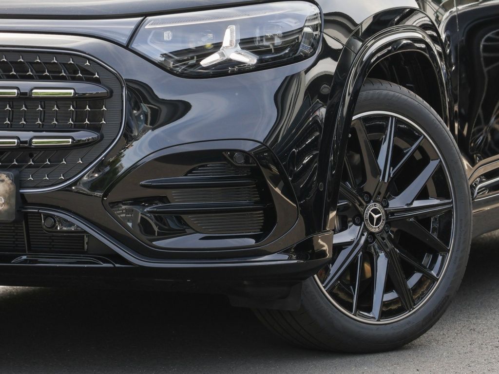 Mercedes-Benz GLB 220 2026 г. Чёрный, пробег 14500 км