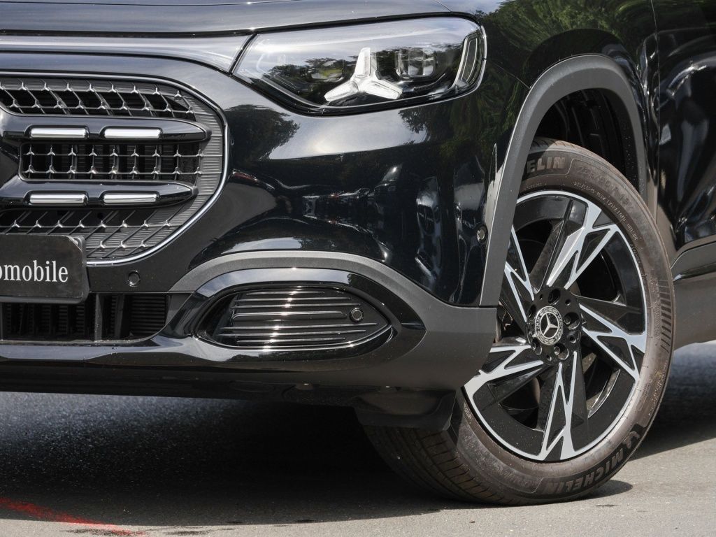 Mercedes-Benz GLB 200 2026 г. Чёрный, пробег 14500 км