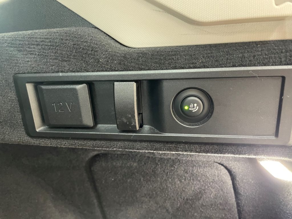BMW 320 2023 г. Чёрный, пробег 46946 км