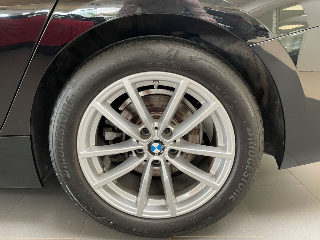 BMW 320 2023 г. Чёрный, пробег 46946 км