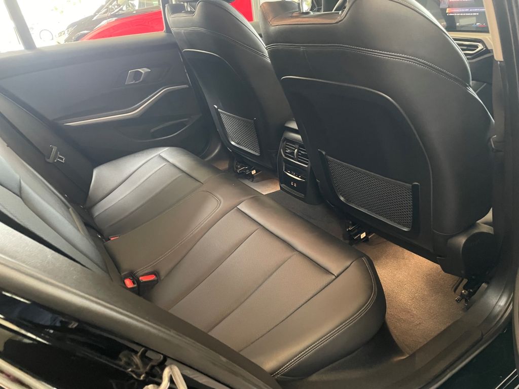 BMW 320 2023 г. Чёрный, пробег 46946 км